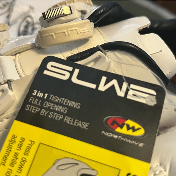 New IN BOX - NW White and Black Men's Athletic Cycling Shoes - brand new! - Picture 9 of 17